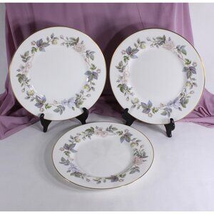 Royal Worcester June Garland 3 dinner plates, pretty spring pastel bridal